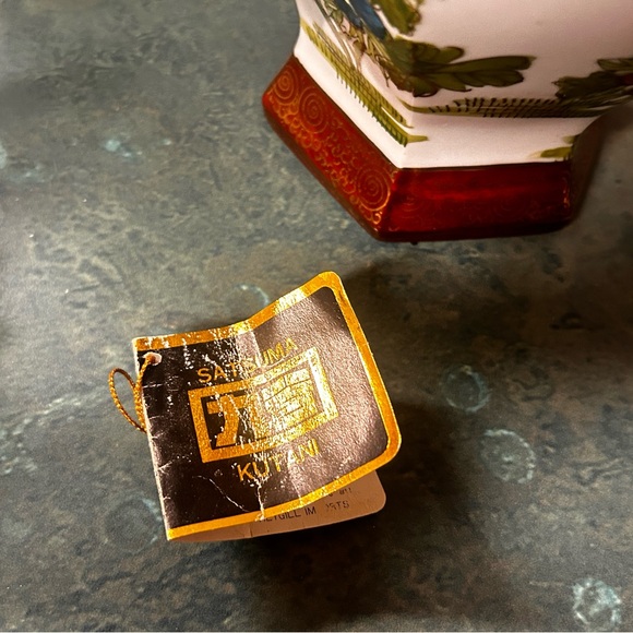 Satsuma Kutani Undated Asian Painted Vase Set - Picture 8 of 8